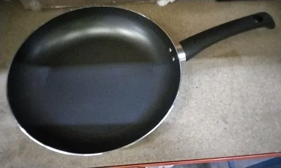 MEDIUM SIZE FRYING PAN