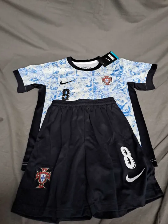 PORTUGAL FC AWAY SHIRT AND SHORTS SIZE 22 - WITH FERNANDES 8