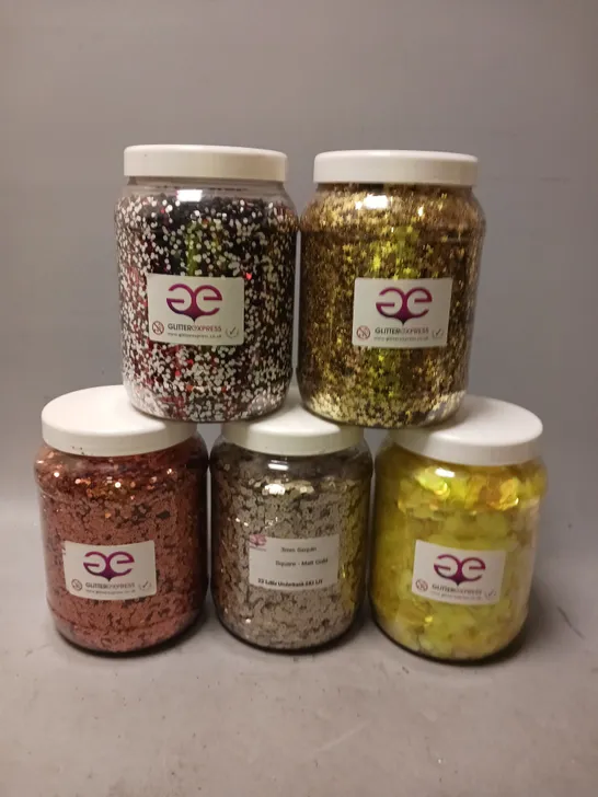 APPROXIMATELY 8 TUBS OF GLITTER ASSORTED COLOURS, TEXTURES AND SIZES - COLLECTION ONLY