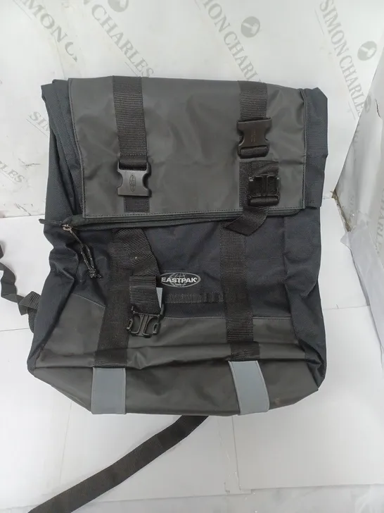 BLACK EASTPAK BACK PACK