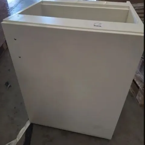 PALLET CONTAINING ONE 600 HI-LINE SINGLE BASE UNIT WHITE