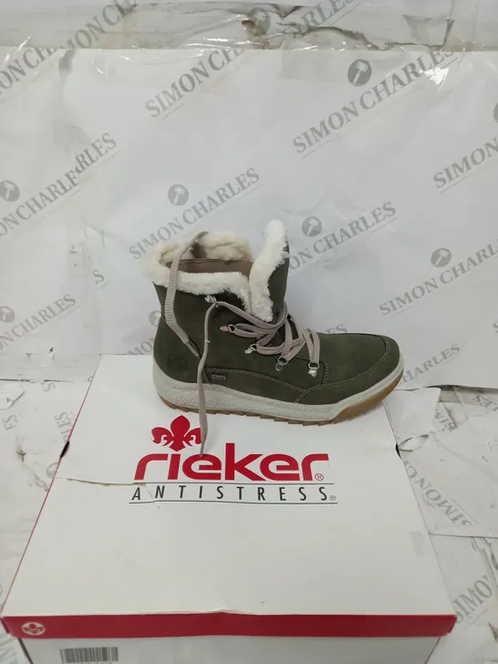 BOXED PAIR OF RIEKER WARM HIKING BOOTS, KHAKI - SIZE 7.5