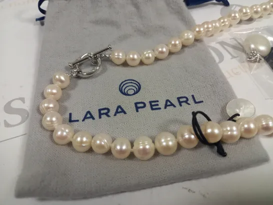 LARA PEARL NECKLACE