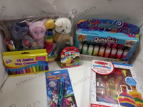 BOX OF APPROX 20 ASSORTED CRAFT ITEMS TO INCLUDE DOHVINCI SET, CROCHET TOYS, SAND ART SET, AIR DRY CLAY SET