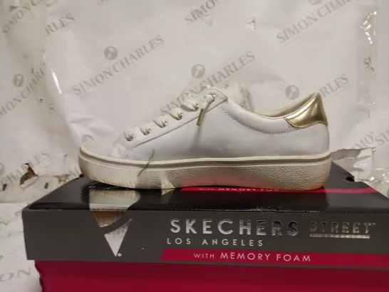 SIZE 6.5 SKECHERS STRETCH LACE TRAINERS WHITE