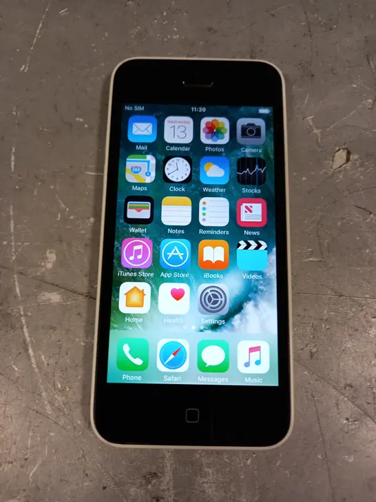 APPLE IPHONE 5C SMARTPHONE IN WHITE