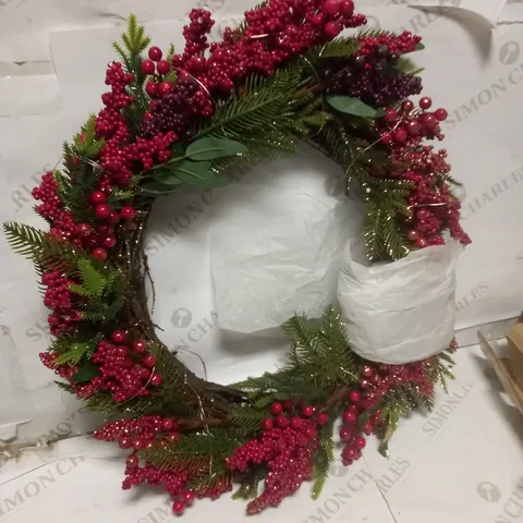 HOME REFLECTIONS 50CM PRE-LIT BERRY WREATH