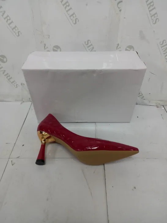 BOXED PAIR OF LIGUANNIXIE RUBY RED POINTED HEELS SIZE 39