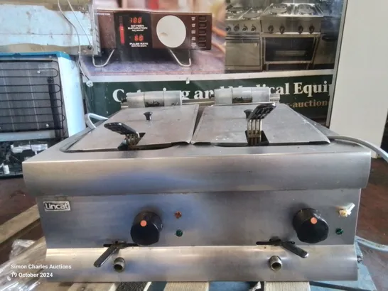 COMMERCIAL STAINLESS STEEL LINCAT ELECTRIC DOUBLE FRYER