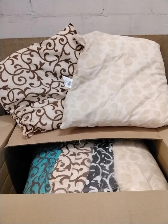 LOT CONTAINING APPROXIMATELY 10 CUSHIONS IN VARIOUS COLOURS WITH FLORAL DESIGN 