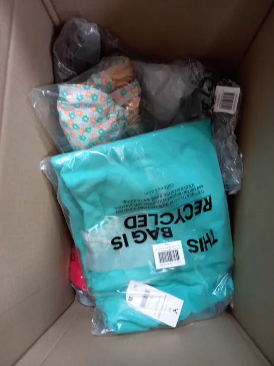 BOX OF APPROXIMATELY 10 ASSORTED CLOTHING ITEMS TO INCLUDE BATHING BRA, SHORTS, TOPS ETC