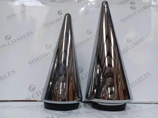 BOXED KELLY HOPPEN SET OF 2 INDOOR OUTDOOR PRELIT GLASS DECOR - REFLECTIVE CONES