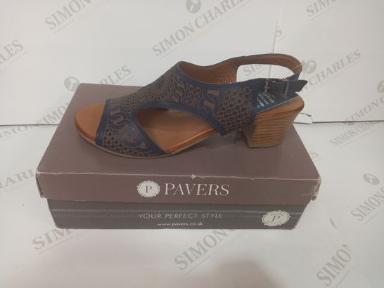 BOXED PAIR OF PAVERS FAUX LEATHER SANDALS IN NAVY UK SIZE 8