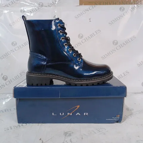 BOXED PAIR OF LUNAR ANKLE BOOTS IN NAVY UK SIZE 5