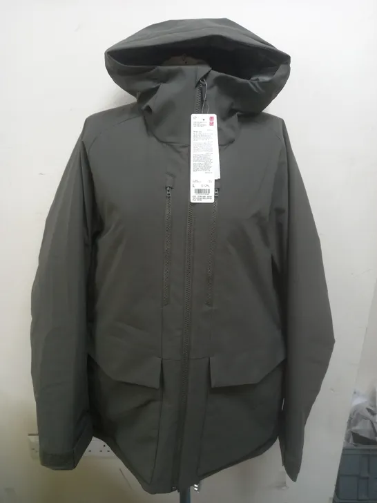 QLO HYBRID DOWN PARKA IN DARK GREEN - L 4578312-Simon Charles Auctioneers