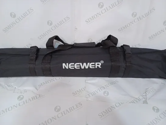 NEEWER CAMERA OR LIGHTING STANDS WITH CARRY CASE