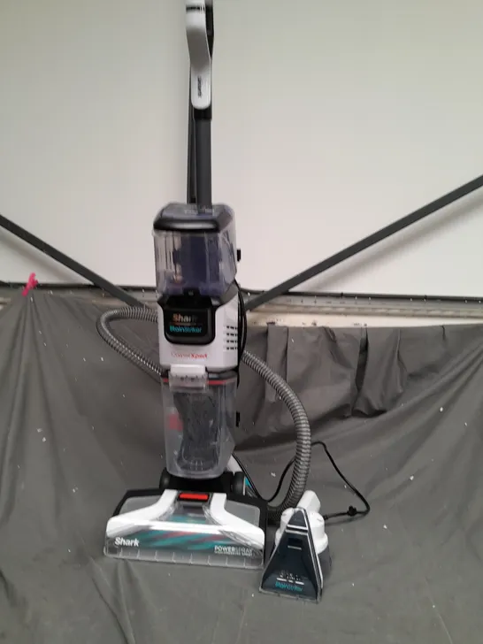 BOXED SHARK CARPET XPERT DEEP CARPET CLEANER & BUILT IN STAIN STRIKER EX200UK - COLLECTION ONLY