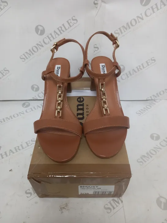 BOXED DUNE LONDON HEELS TAN SIZE 5