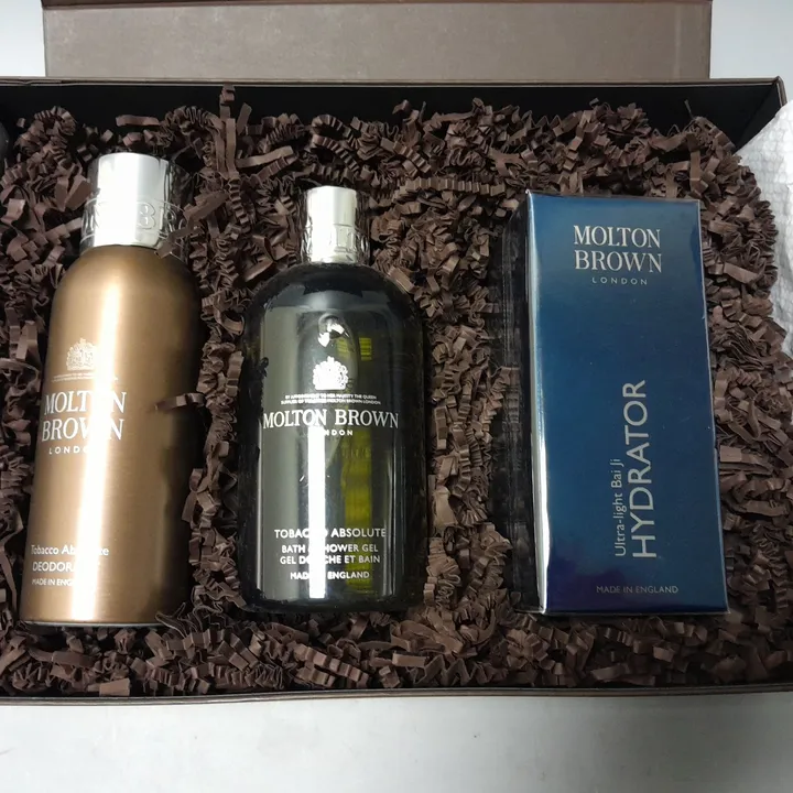 MOLTON BROWN 3-PIECE BEAUTY SET 4654650-Simon Charles Auctioneers