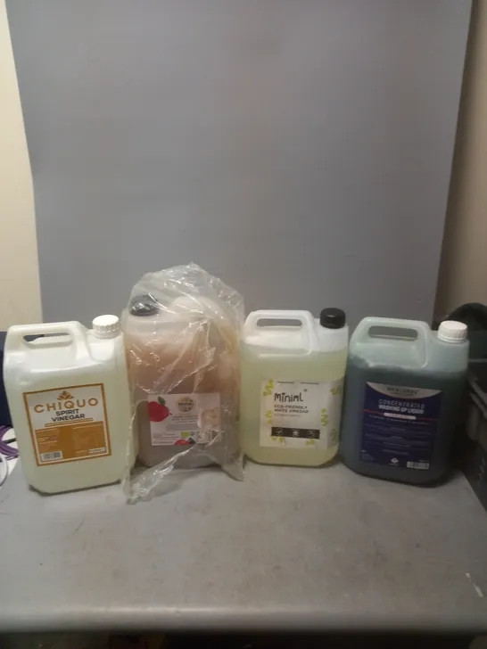 4 HOUSEHOLD ITEMS TO INCLUDE MCKLORDS WASHING UP LIQUID, MINIML WHITE VINEGAR, BIONA CIDER VINEGAR, AND CHIQUO SPIRIT VINEGAR 