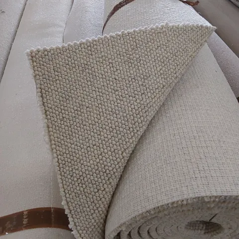 ROLL OF QUALITY MOHAIR PADSTOW PEBBLE CARPET // SIZE: APPROX. 1.26 X 5m