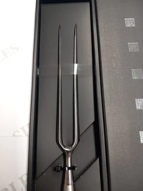 BRAND NEW BOXED SHA RA KU MONO MOLYBDENUM VANADIUM STEEL 18-8 STAINESS STEEL FJ-17 CARVING FORK