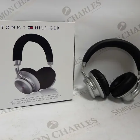 TOMMY HILFIGER NOISE CANCELLING HEADPHONES ON EAR IN NAVY 