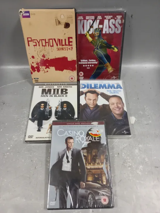 APPROXIMATELY 15 ASSORTED DVD FILMS/SERIES BOX SETS TO INCLUDE KICK-ASS, CASINO ROYALE, PSYCHOVILLE ETC 