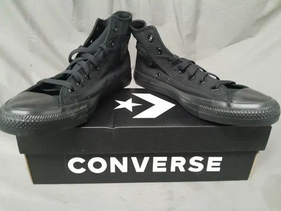 BOXED PAIR OF CONVERSE SHOES IN BLACK UK SIZE 6