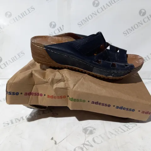 BOXED PAIR OF ADESSO FRANCES MULES IN NAVY UK SIZE 4