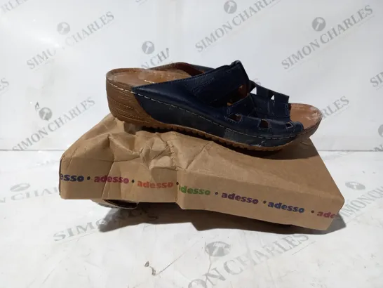 BOXED PAIR OF ADESSO FRANCES MULES IN NAVY UK SIZE 4