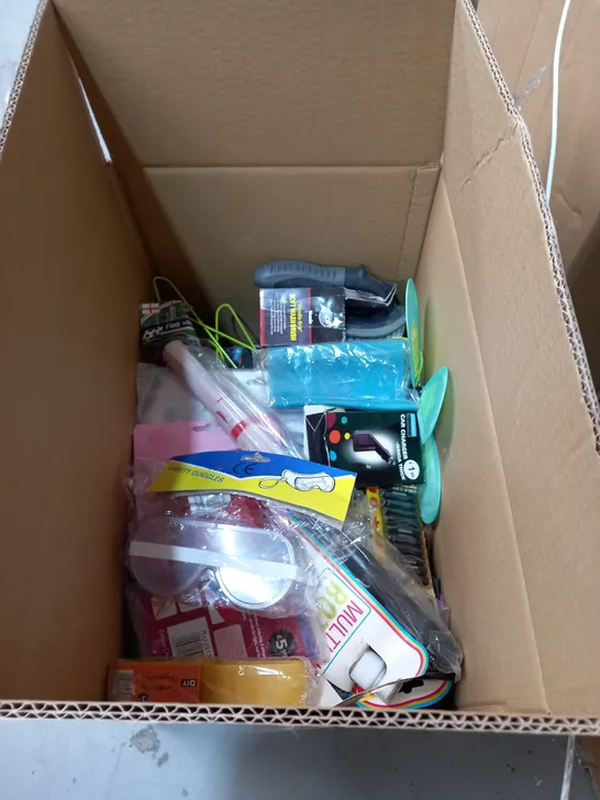 BOX OF ASSORTED ITEM APPROXIMATELY 20 ITEMS TO INCLUDE IPAD CASE, KIDS BOTTLES, BATTERIES ETC