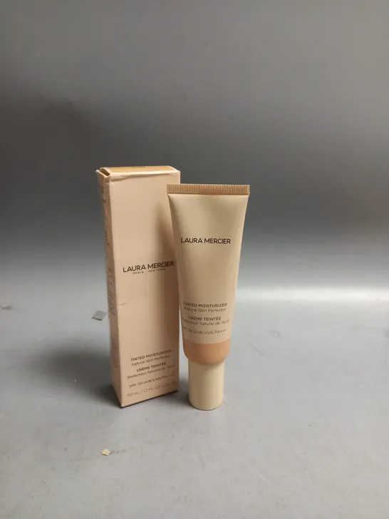 LAURA MERCIER TINTED MOISTURISER NUDE 50ML