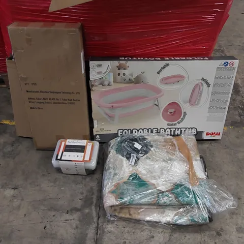PALLET OF ASSORTED ITEMS INCLUDING: FOLDING BATHTUB, RUG, CLOTHES RACK, MEAL PREP CONTAINERS 