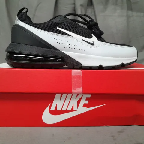 BOXED PAIR OF NIKE AIR MAX PULSE SHOES IN BLACK/GREY UK SIZE 6