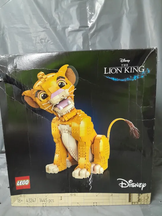 DISNEY YOUNG SIMBA THE LION KING SET 43247