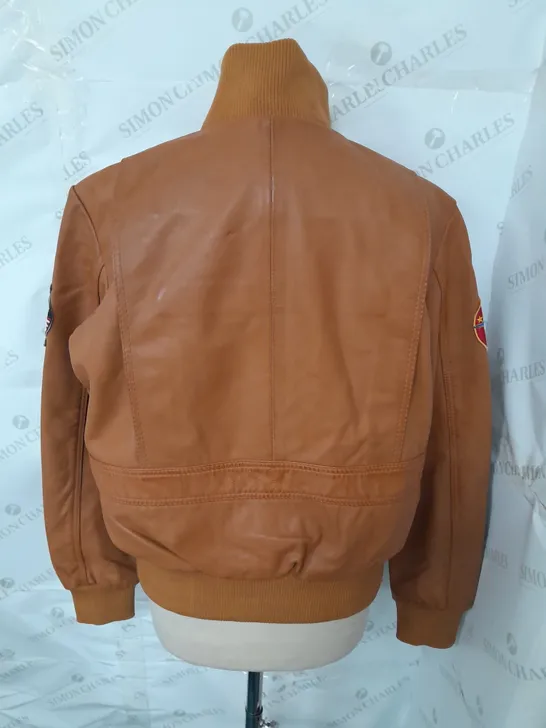 CARRIE HOXTON LEATHER TOP GUN JACKET IN TAN - UK 18