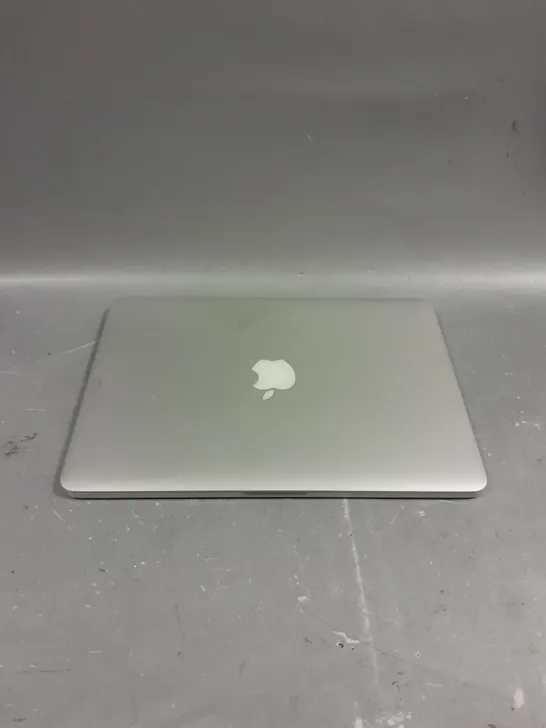 APPLE MACBOOK PRO - A1493