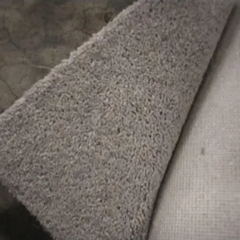 ROLL OF QUALITY CARPET RUNNER GREY APPROXIMATELY 1M X SIZE UNSPECIFIED