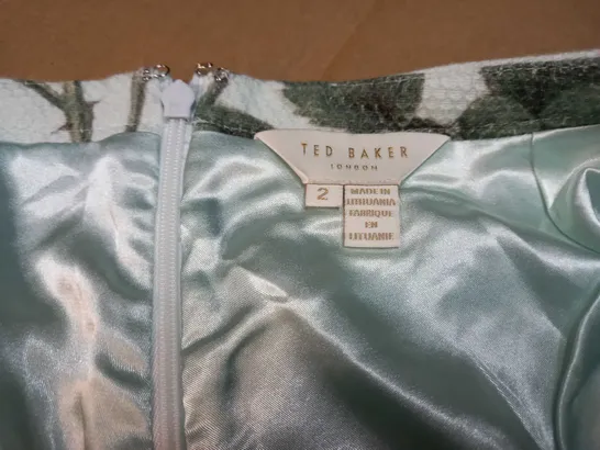 TED BAKER LIGHT GREEN/LARGE FLORAL PRINT WAFFLE SHORTS 