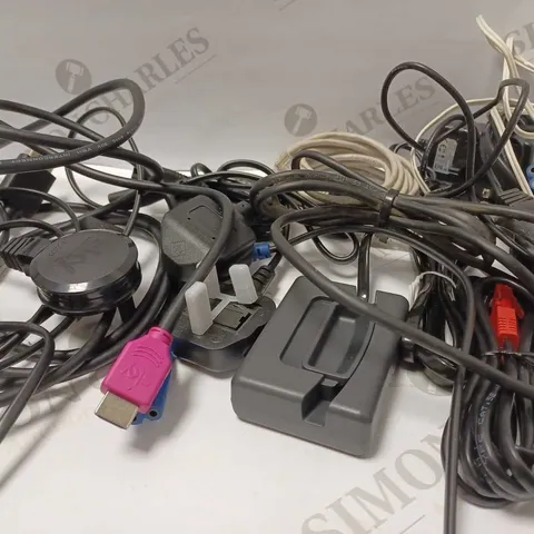 LOT OF APPROX 20 ASSORTED POWER LEADS AND CABLES 