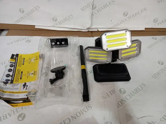 BOXED BELL & HOWELL 300 LUMENS BIONIC FLOODLIGHT