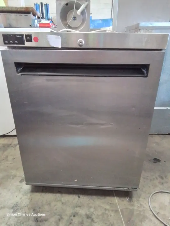 WILLIAMS UNDERCOUNTER FRIDGE Model HA135 SS