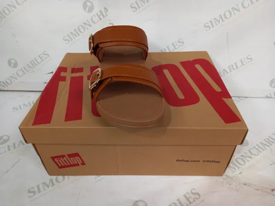 BOXED PAIR OF FITFLOP LULU ADJUSTABLE LEATHER SLIDERS IN TAN UK SIZE 6