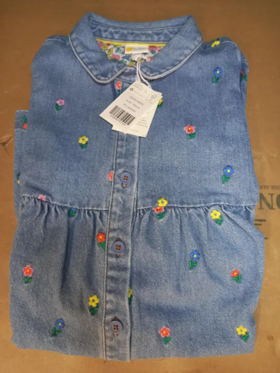 MINI BODEN DENIM DRESS WITH FLOWER DESIGN SIZE 8-9Y