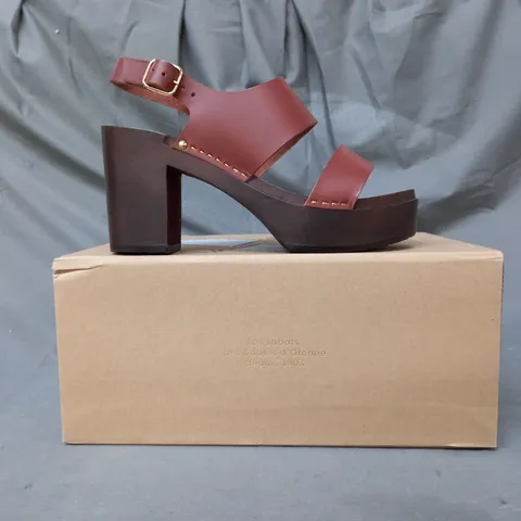 BOXED PAIR OF YOUYOU YAARK OPEN TOE BLOCK HEEL SANDALS EU SIZE 38