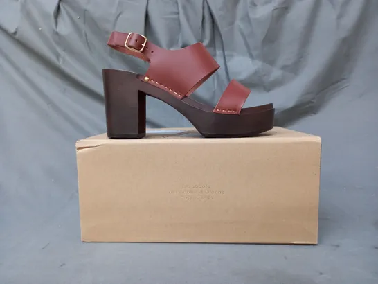 BOXED PAIR OF YOUYOU YAARK OPEN TOE BLOCK HEEL SANDALS EU SIZE 38