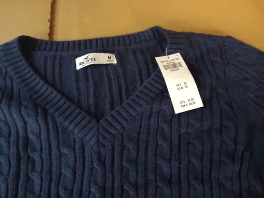 HOLLISTER V-NECK NAVY JUMPER - MED 