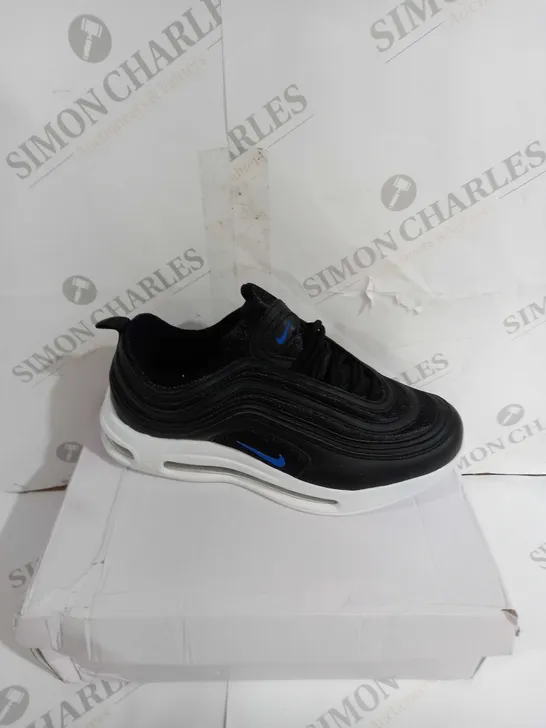 BOXED PAIR OF NIKE AIRMAX IN BLACK/BLUE SIZE 38