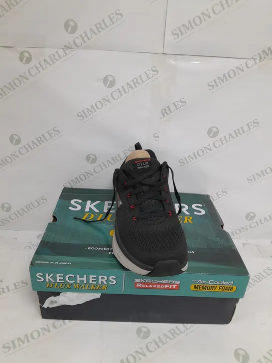 BOXED SKETCHERS D'LUX TRAINERS SIZE 8